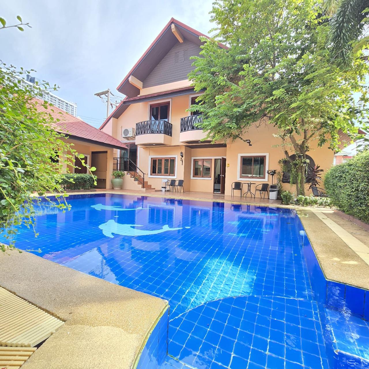 1 NIGHT 2 DAYS PRIVATE POOL VILLA + POOL PARTY PATTAYA